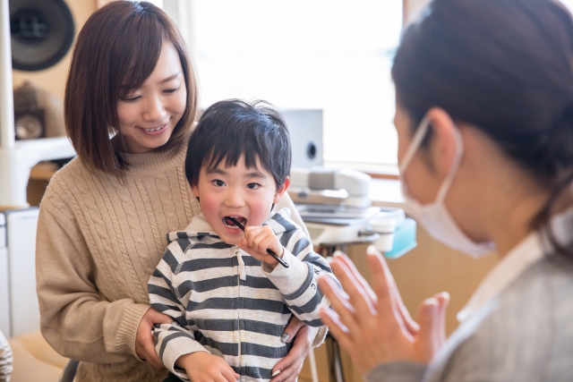 子供の歯医者デビューはいつから 通わせる3つのメリットと虫歯になる原因 日本フィリーノ株式会社 子育て家族の笑顔のために